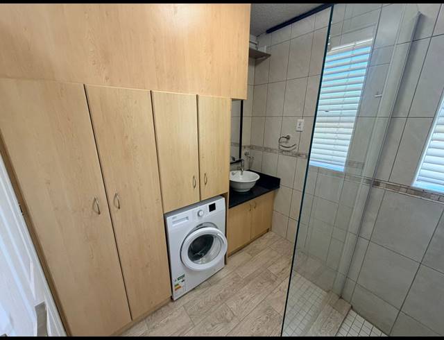 3 BEDROOM APARTMENT TO LET IN HUMEWOOD